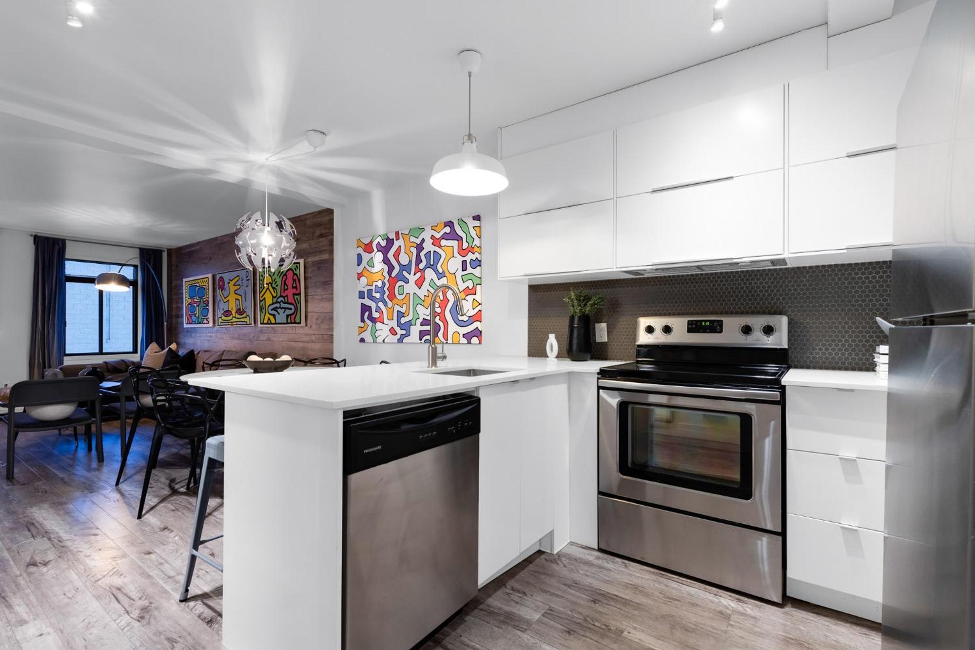 Liv Mtl Urban Aparthotel Montreal Exterior photo