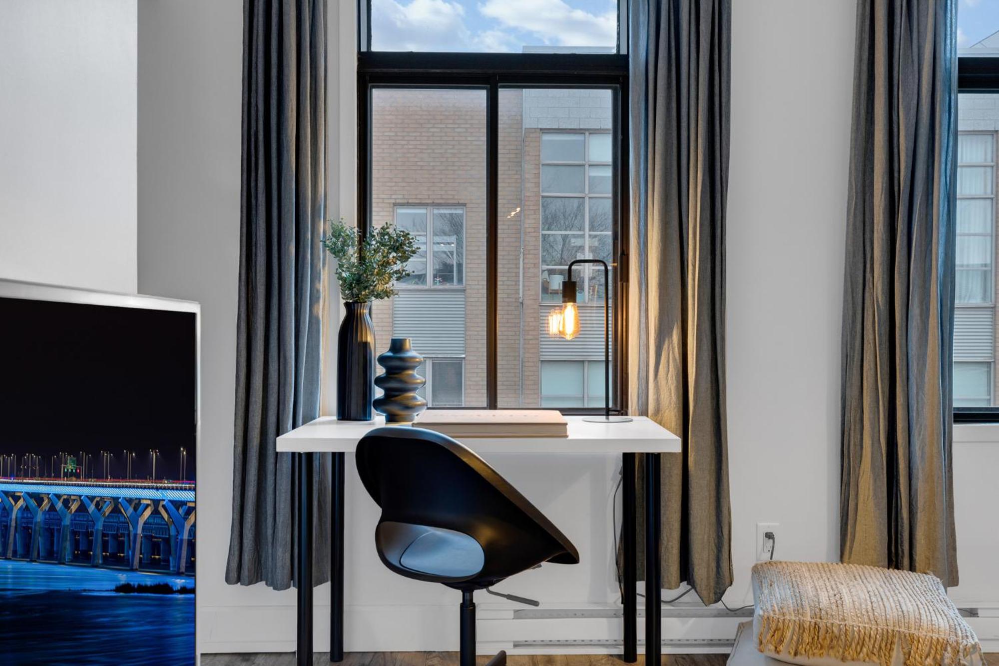 Liv Mtl Urban Aparthotel Montreal Exterior photo